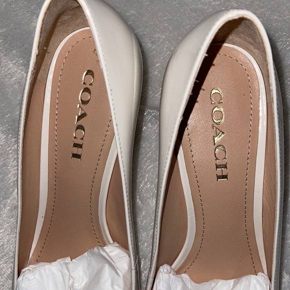 COACH Sloane Patent Leather Pump Chalk 9 B (M) - Picture 4 of 15